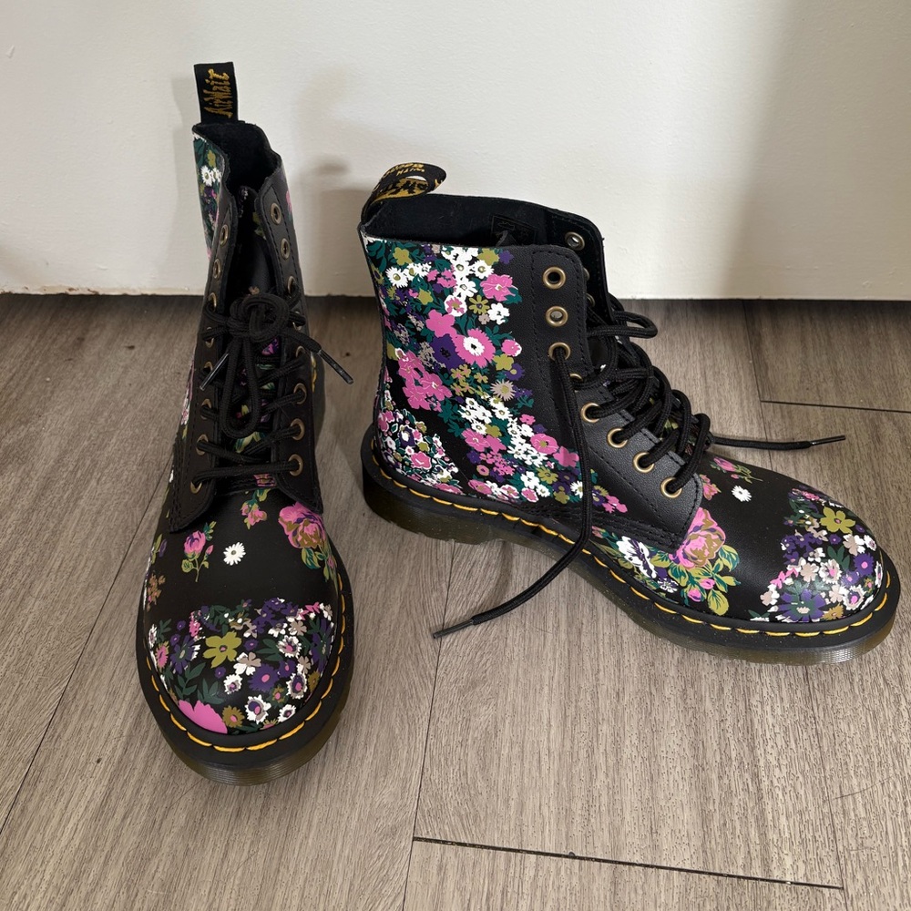 Dr Martens floral leather boots